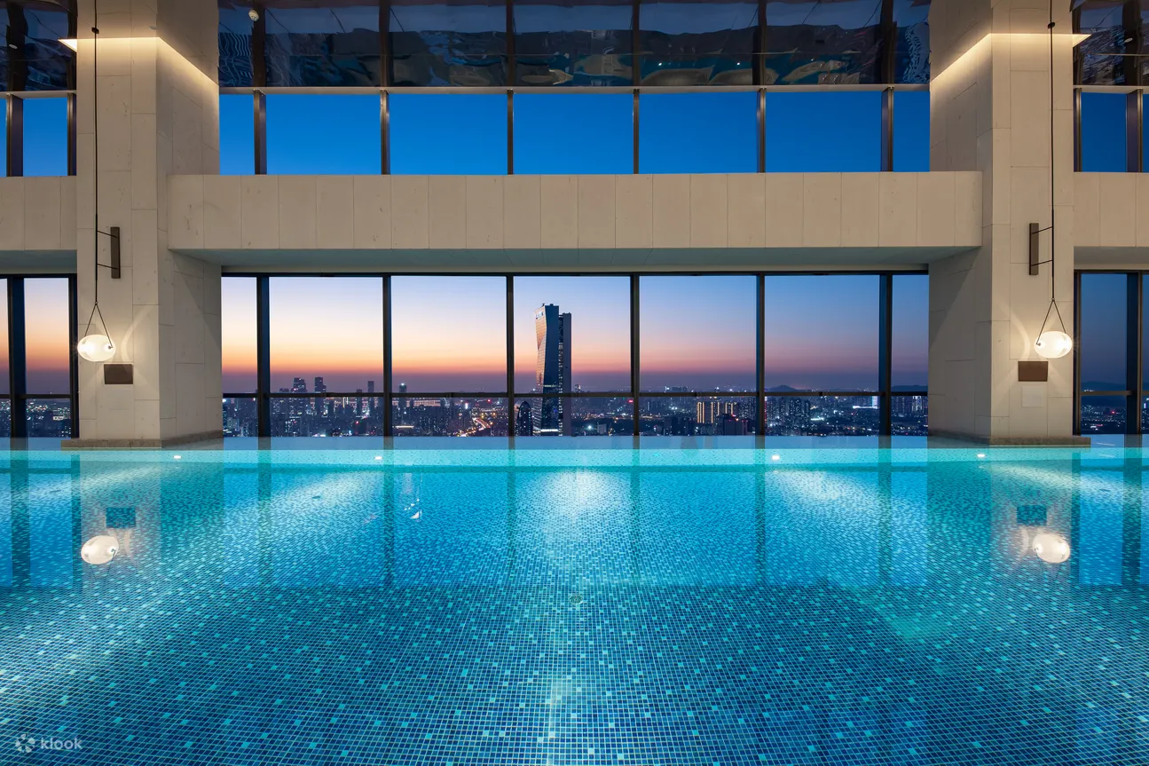 泳池 Indoor Swimming Pool